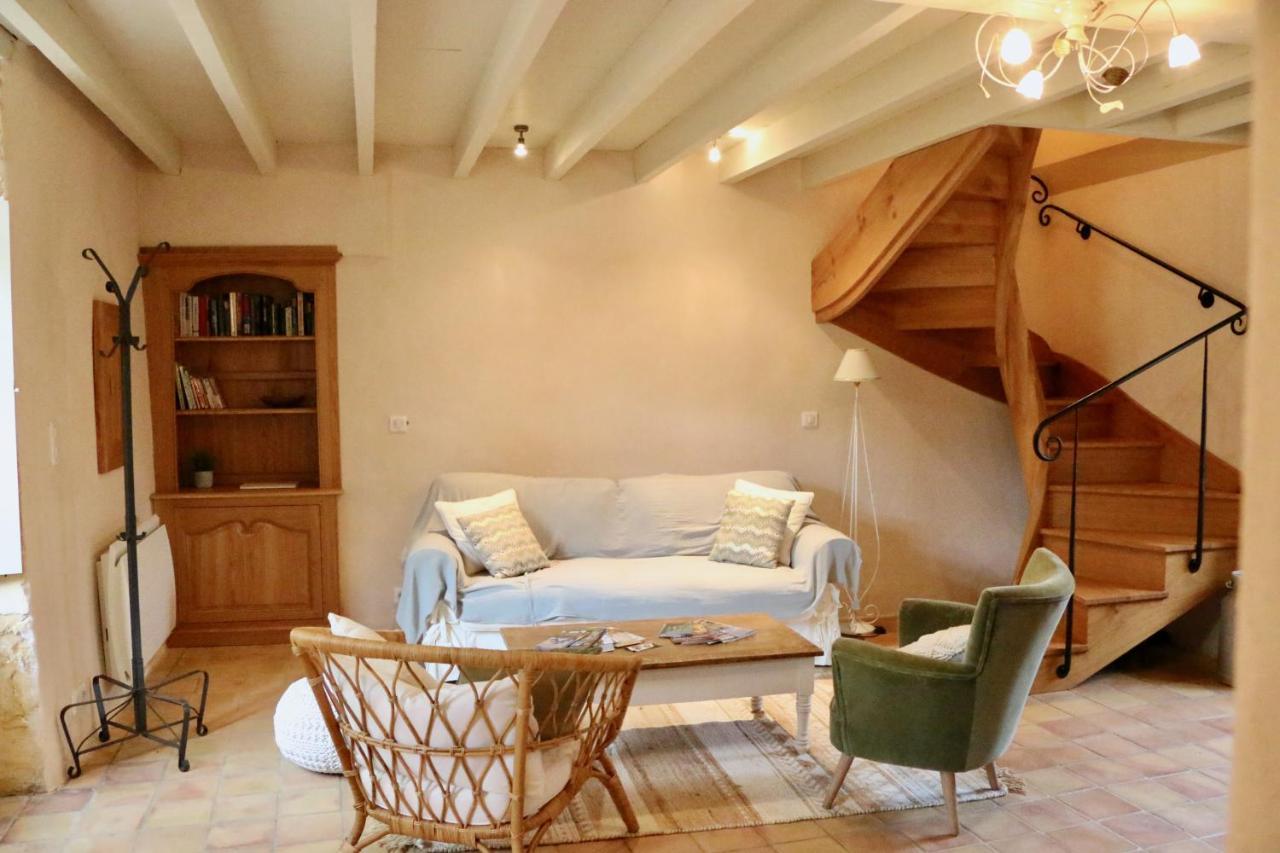 Villa Les Perroutis Saint-Alvère Habitación foto